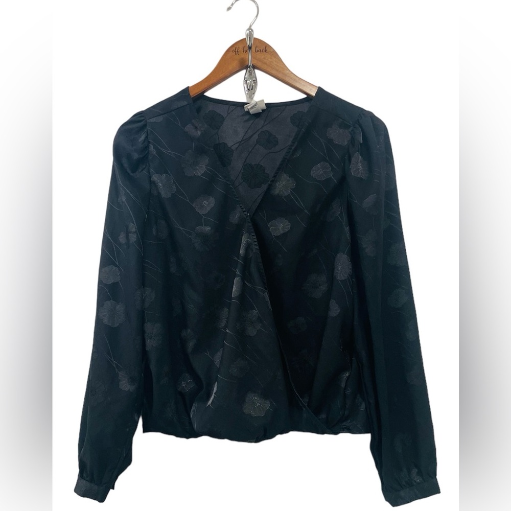 3/ $25 🖤 Black Floral Blouse

Size: Medium

Brand: A New Day